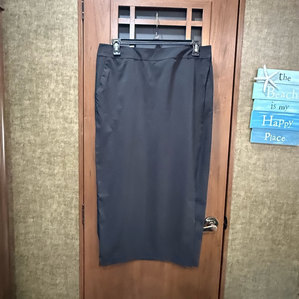 Ripskirt Hawaii NWT Length 4 Large